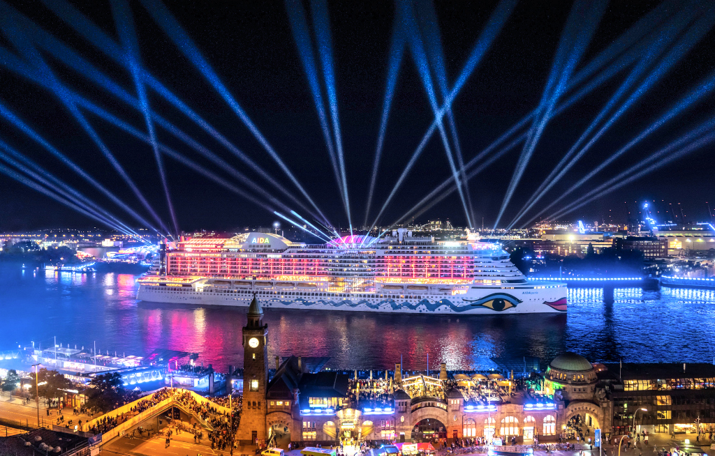 Aida Cruises zeigt Flagge bei den Hamburg Cruise Days