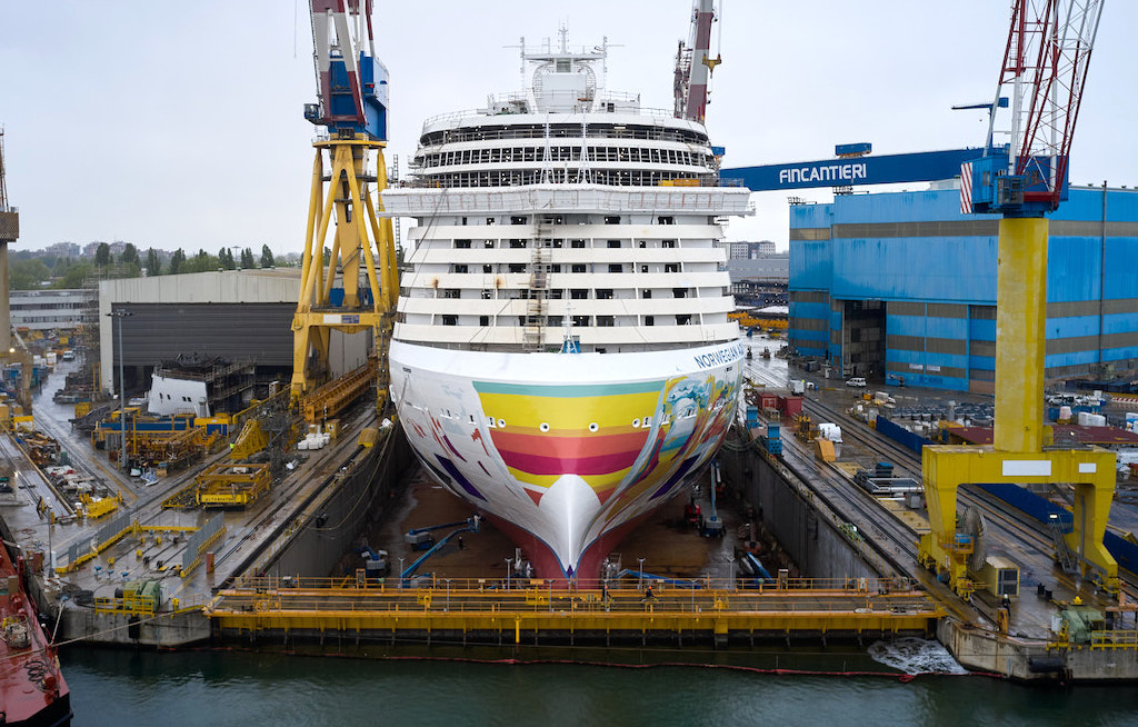 NCL feiert Ausdocken der Norwegian Aqua