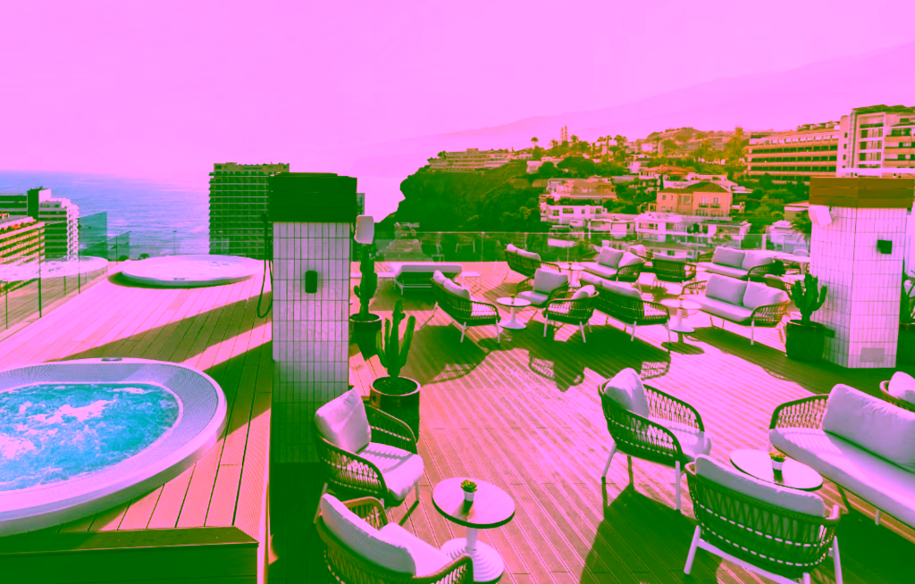 Im Norden Teneriffas liegt das umfassend renovierte Hotel Atlantic El Tope mit speziellen Young Traveller Rooms