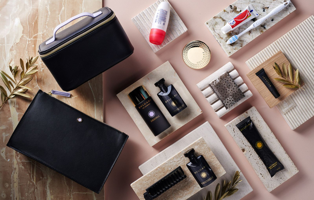 Emirates präsentiert neue Amenity Kits von Bulgari