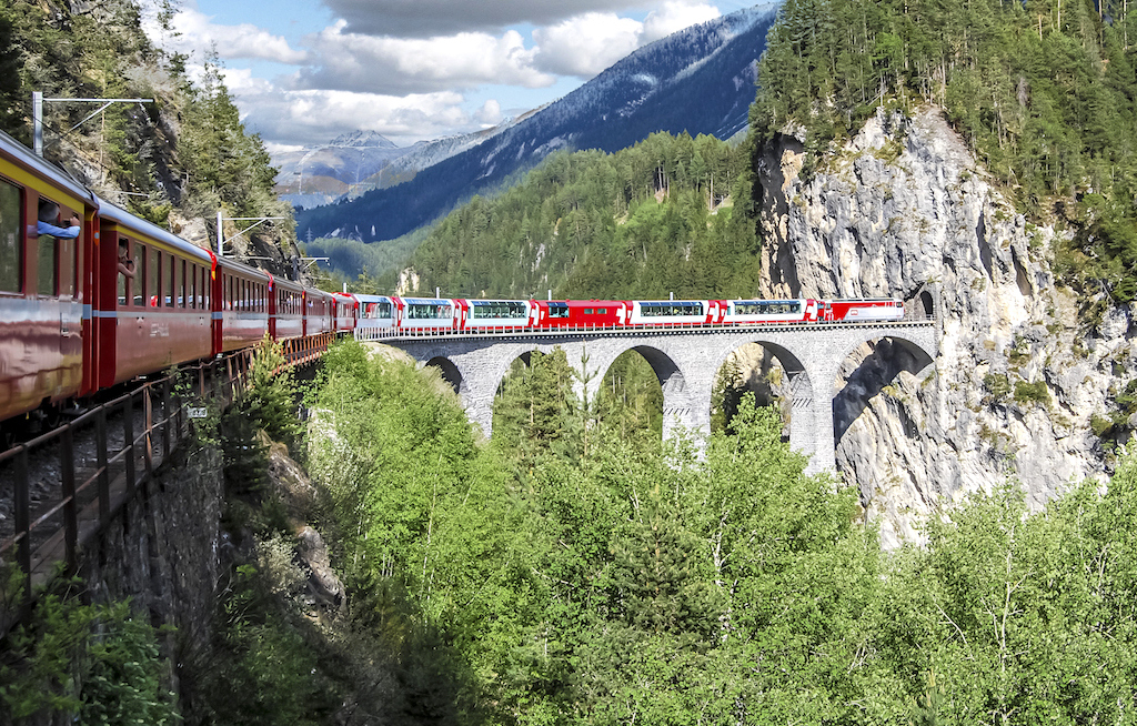 LI Reisen bringt neuen Katalog heraus