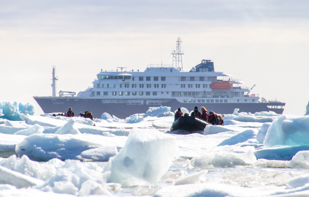 Expeditionskreuzfahrt ins grönländische Packeis