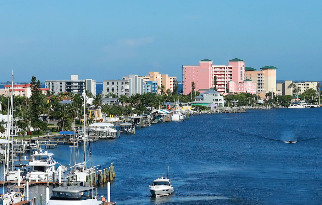 Fort Myers öffnet die Strände wieder