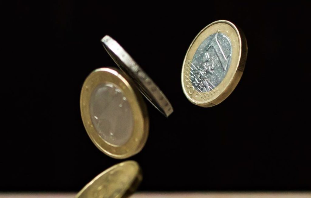 Die Branche verliert fast elf Milliarden Euro