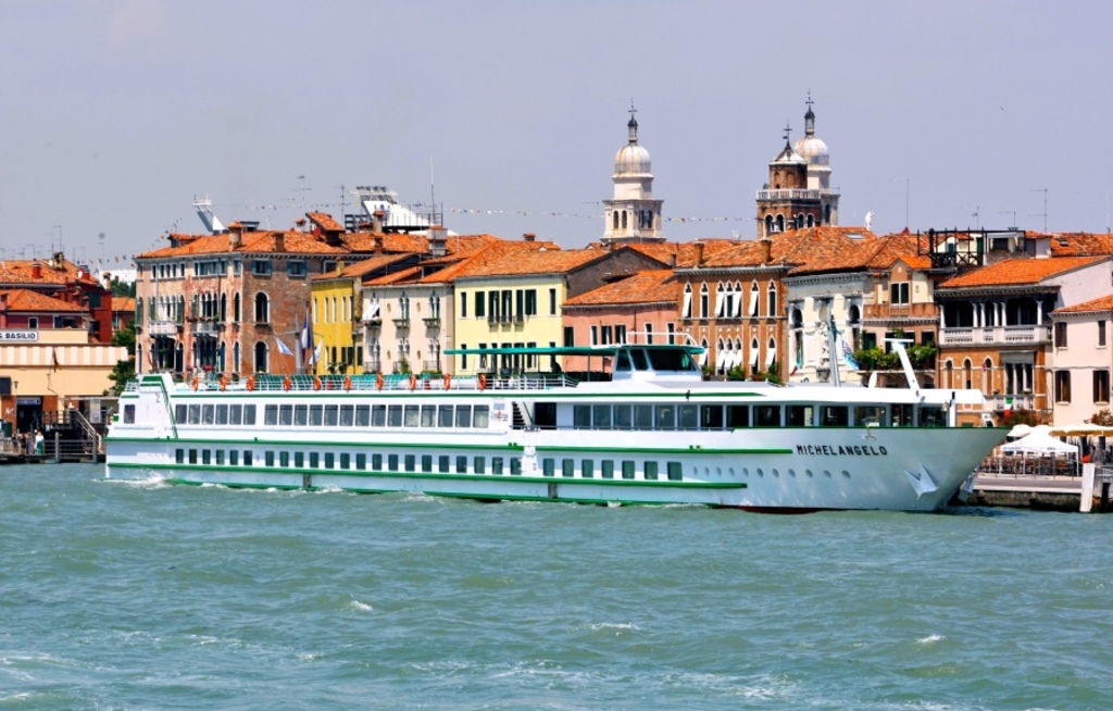 Neues Schiff und neuen Routen