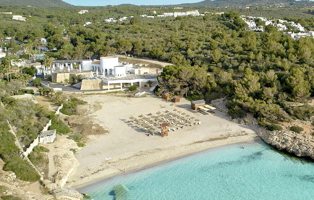 Perfekte Bucht und idyllische Bungalows