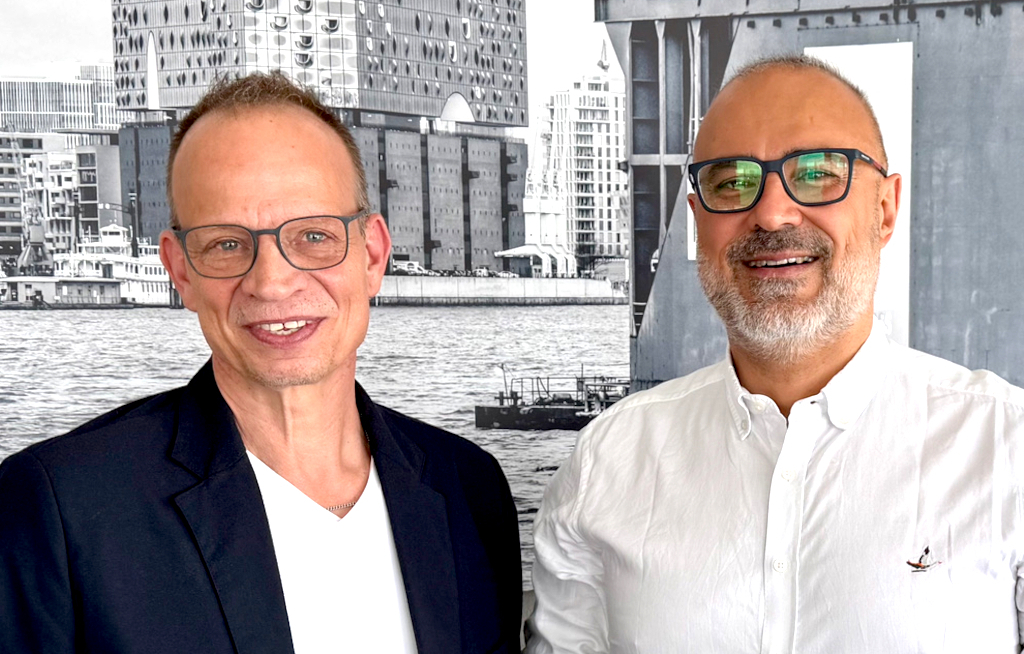 „Es menschelt“: Cornelius Meyer (links) und Koray Çavdir sehen gegenseitiges Vertrauen als Grundlage für die nächste Wachstumsphase von Coral Travel