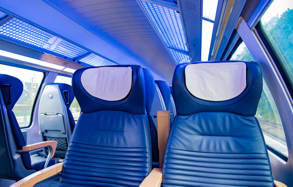 Erste Klasse zum Flughafen ohne Aufpreis: Schauinsland-Reisen gibt bei Fernreisen im Winter zeitweise ein entsprechendes Rail&Fly-Ticket dazu