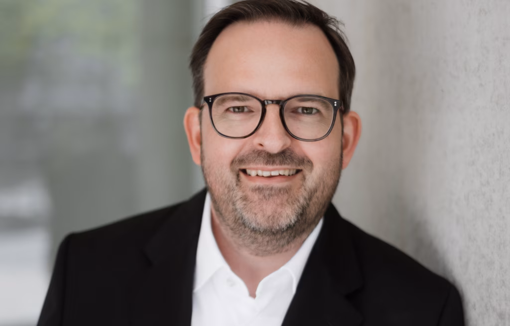 Die An- und Abreise soll bei Gebeco künftig noch stärker zum gelungenen Reiseerlebnis beitragen. Dafür übernimmt Simon Gaßdorf die Leitung der Zentralen Beförderung