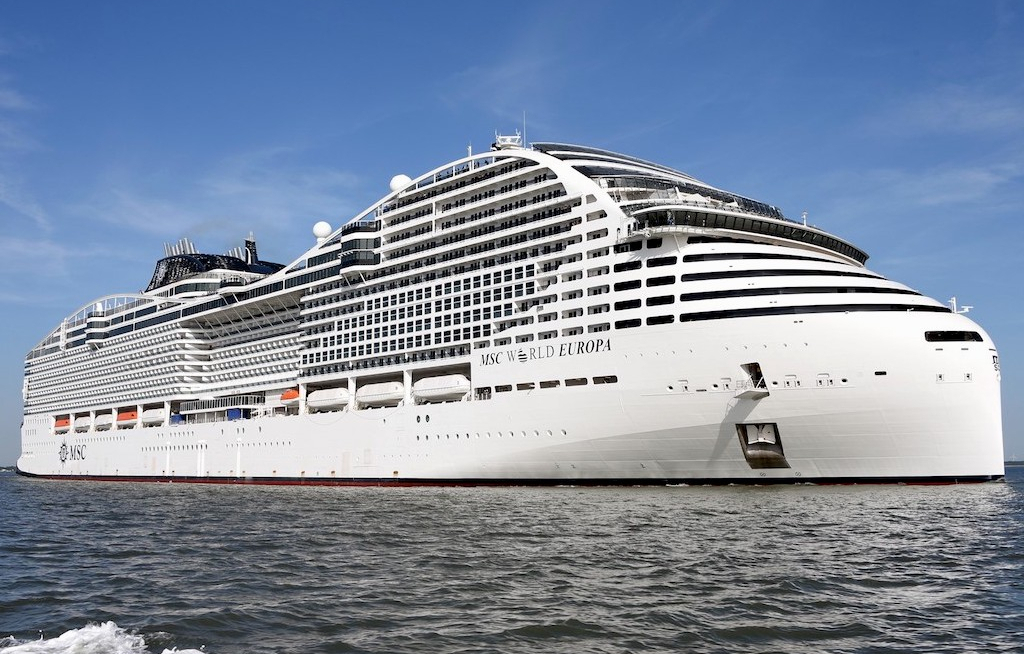MSC World Europa auf dem Weg nach Katar
