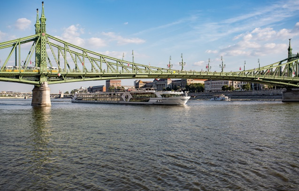 Neues Schiff für die Donau aufgelegt