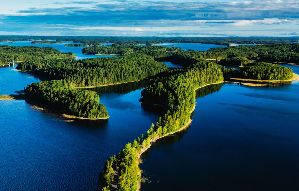 Mit der Kampagne „Chill Like a Finn“ lädt Visit Finland internationale Gäste zu einer Sommerauszeit im Finnish Lakeland ein